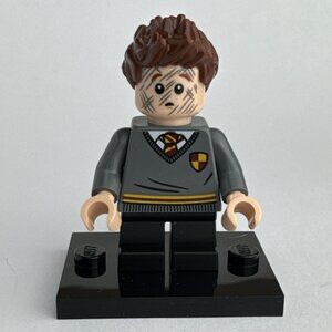 Lego Seamus Finnigan Minifigure w Base 76383 hp268 Gryffindor Sweater lg9